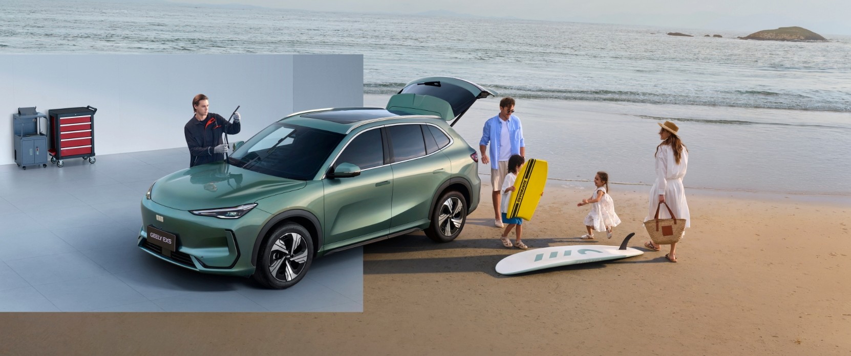 Samochód GEELY EX5 zarówno w serwisie jak i na plaży